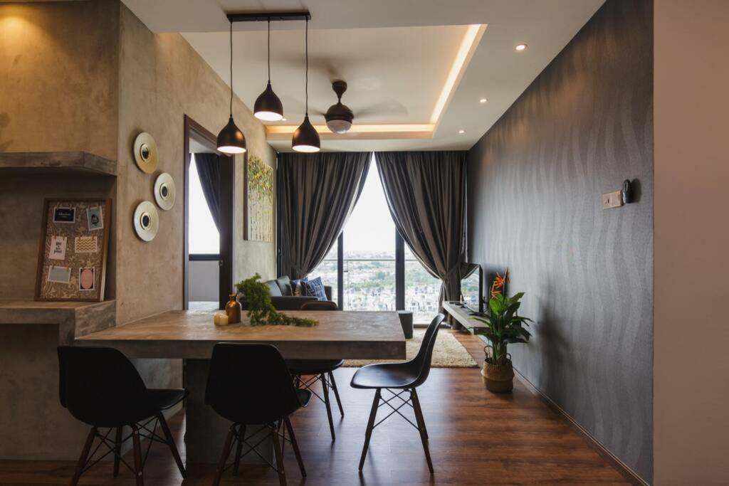 Jazz Suites 1 Vivacity Кучінг Екстер'єр фото