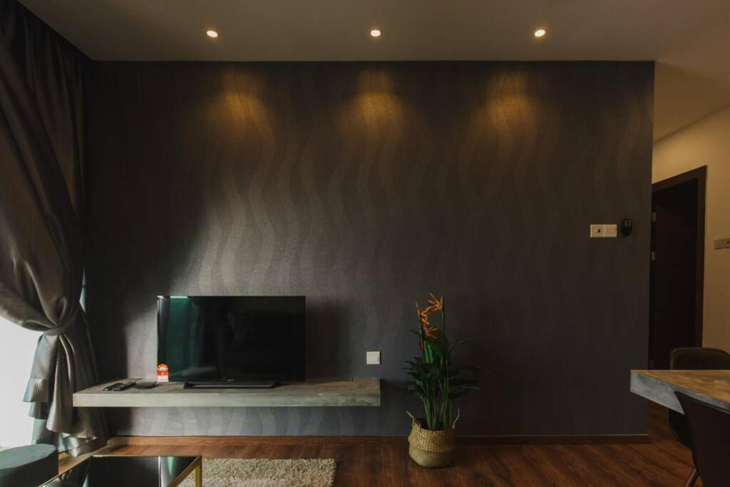 Jazz Suites 1 Vivacity Кучінг Екстер'єр фото