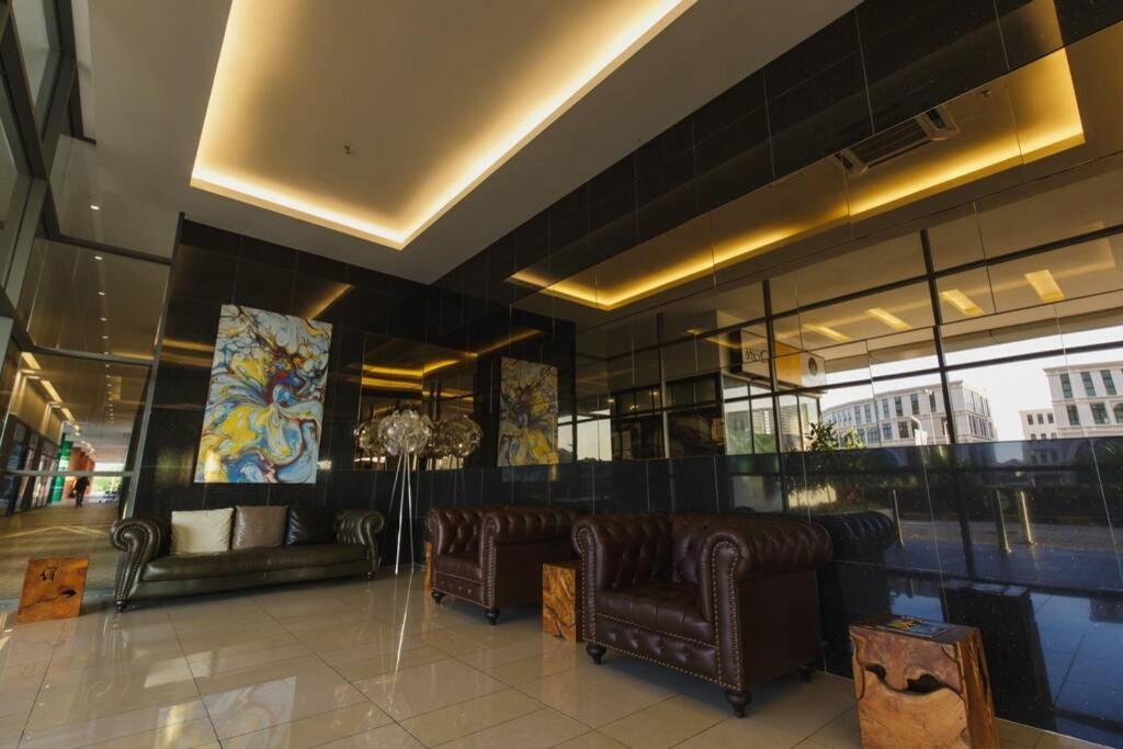 Jazz Suites 1 Vivacity Кучінг Екстер'єр фото