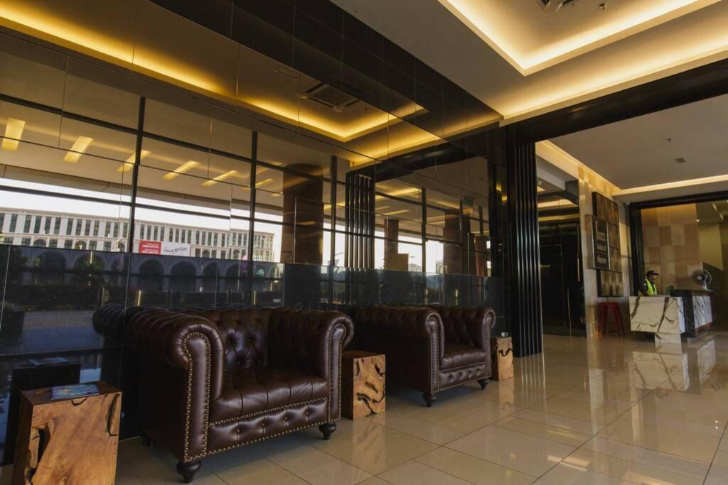 Jazz Suites 1 Vivacity Кучінг Екстер'єр фото